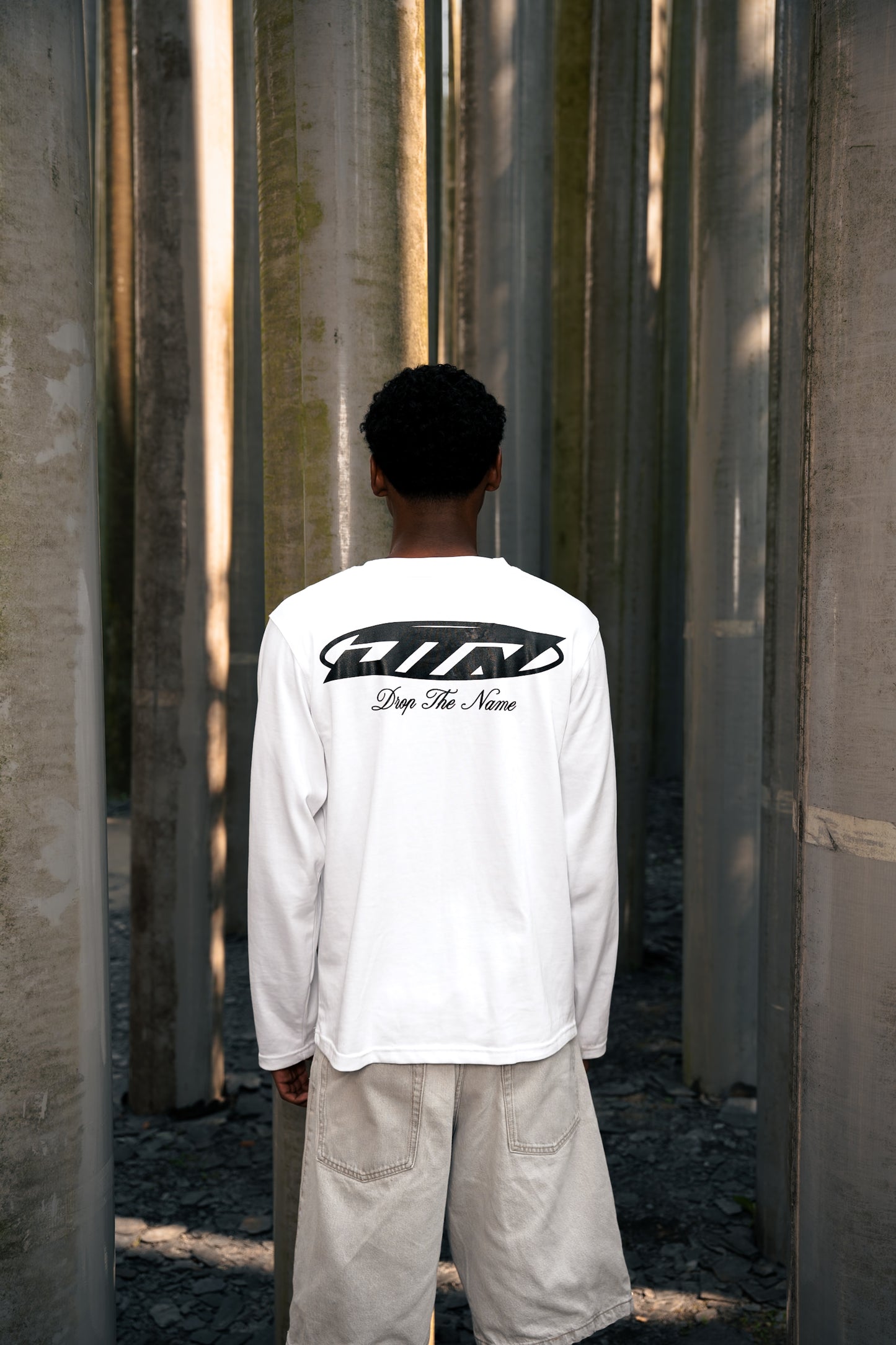 BLACK LONGSLEEVE